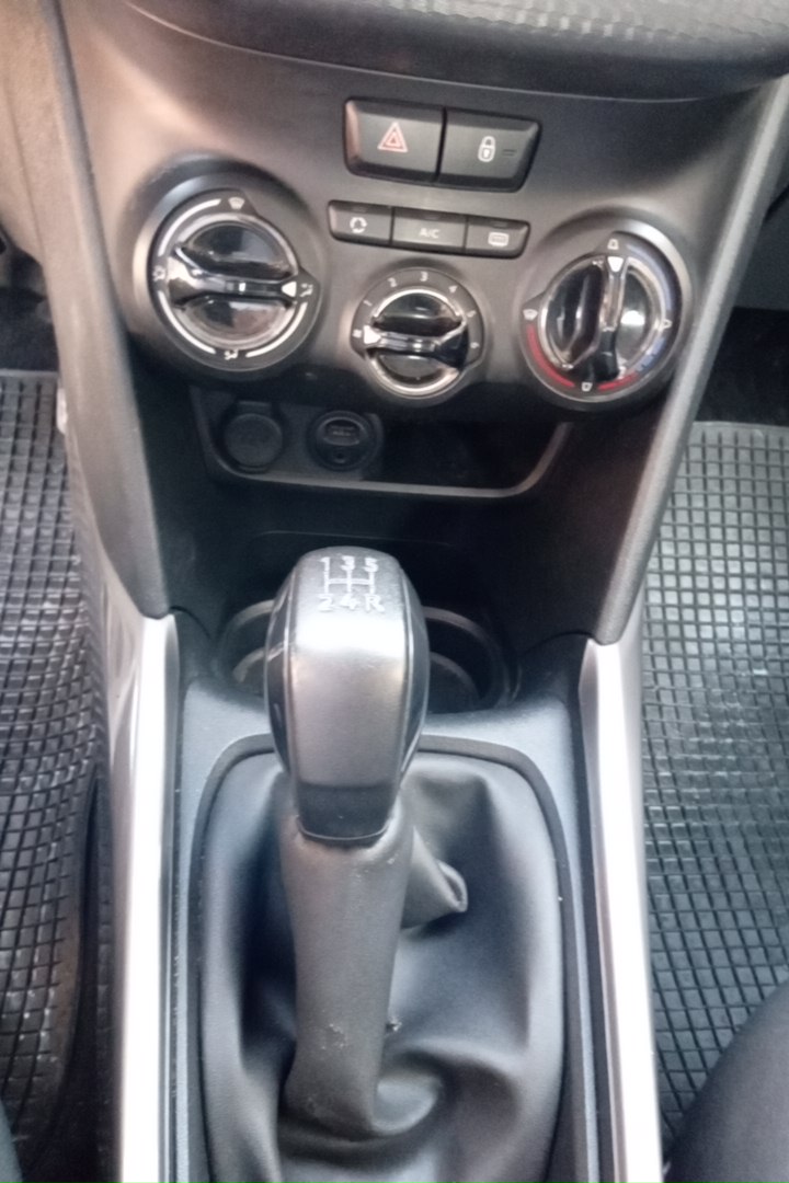 Peugeot 2008 Ηatchback 1.2  80PS