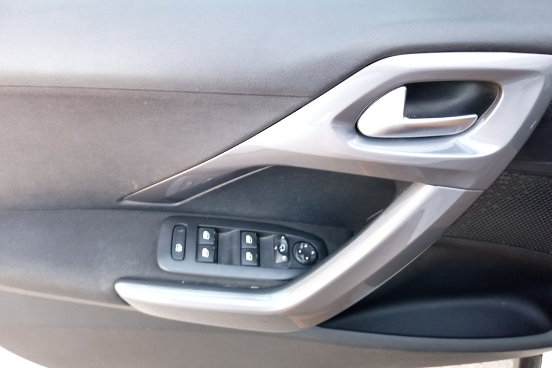 Peugeot 2008 Ηatchback 1.2  80PS