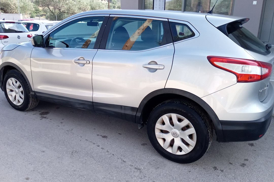 Nissan Qashqai  1.2 SUV Automatic 2016