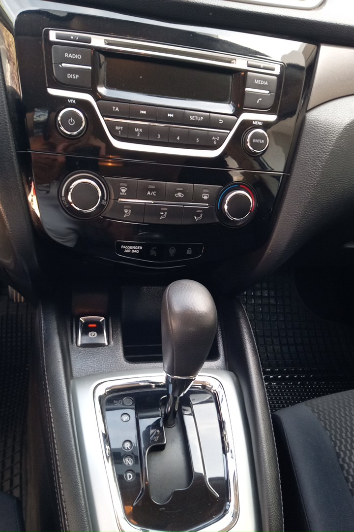 Nissan Qashqai  1.2 SUV Automatic 2016