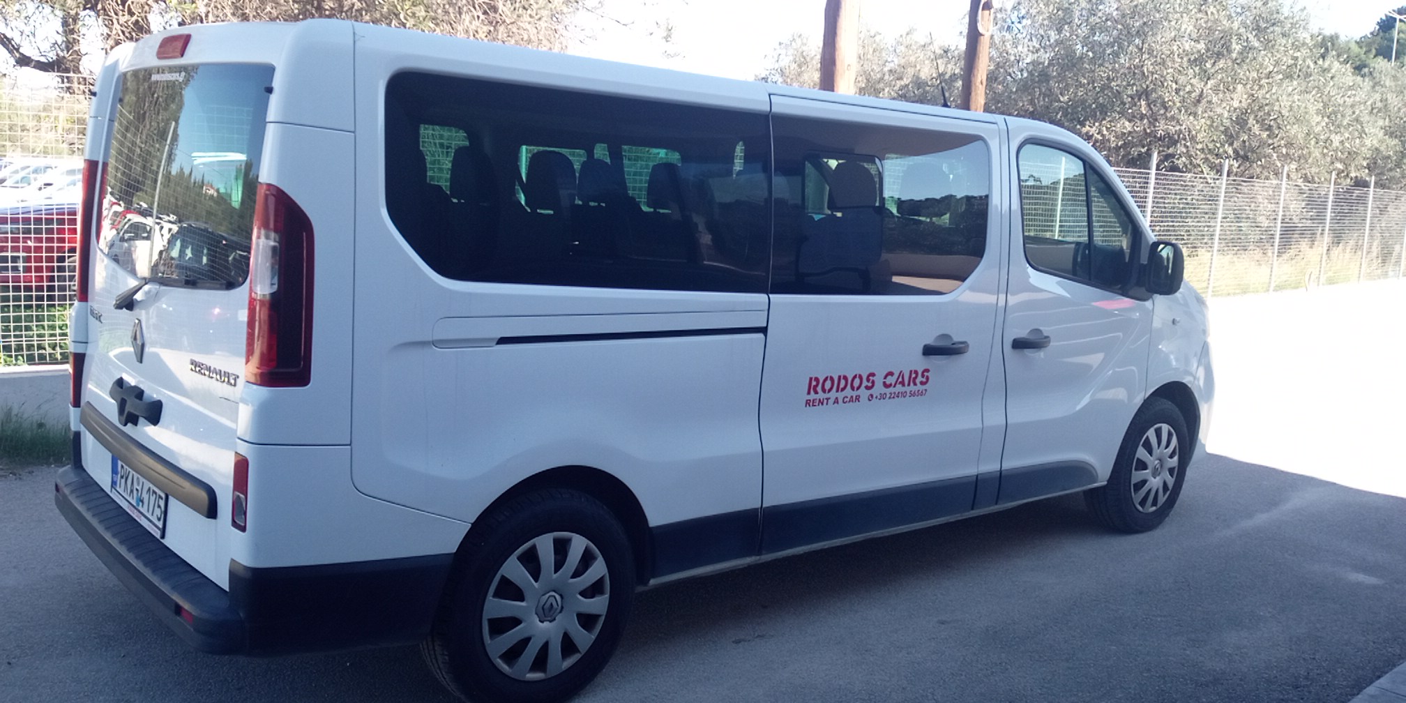 Renault Trafic Minivan 9 seater 1.6 Diesel 