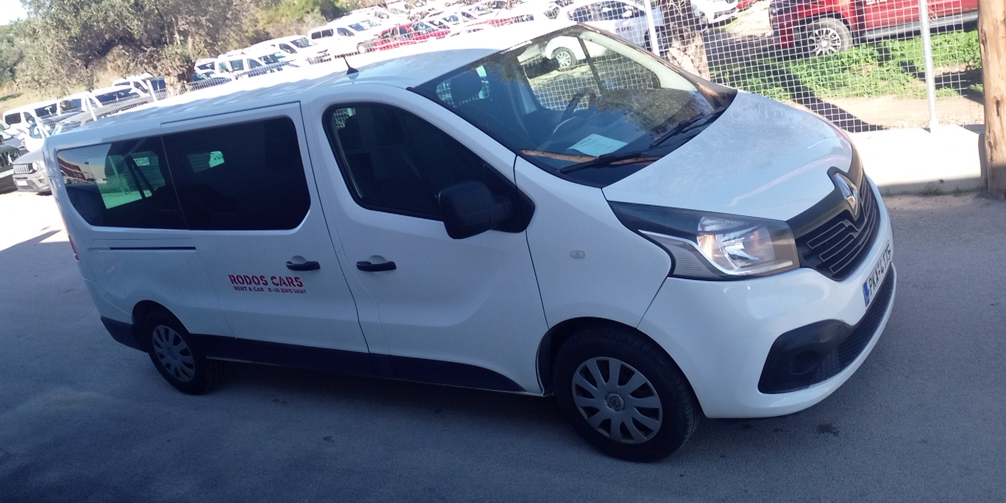 Renault Trafic Minivan 9 seater 1.6 Diesel 