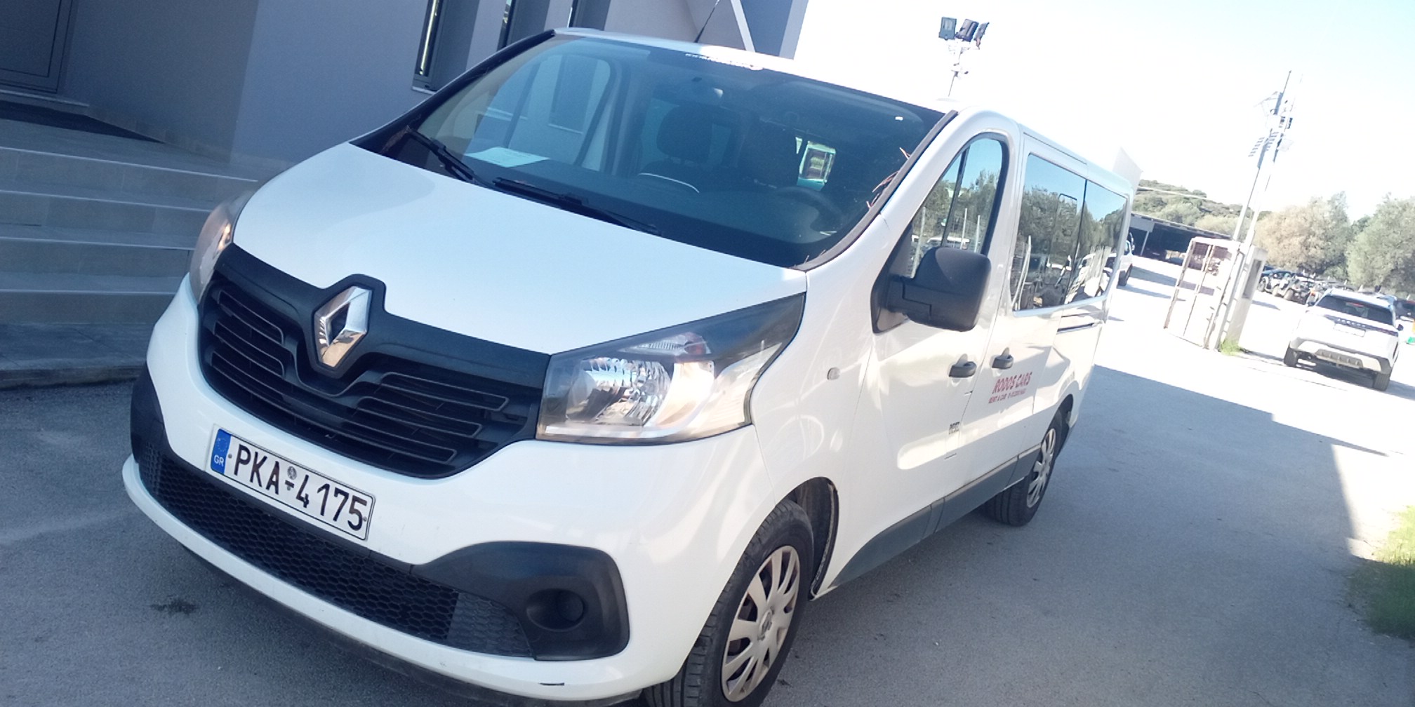 Renault Trafic Minivan 9 seater 1.6 Diesel 