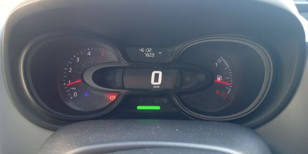 Renault Trafic Minivan 9 seater 1.6 Diesel 