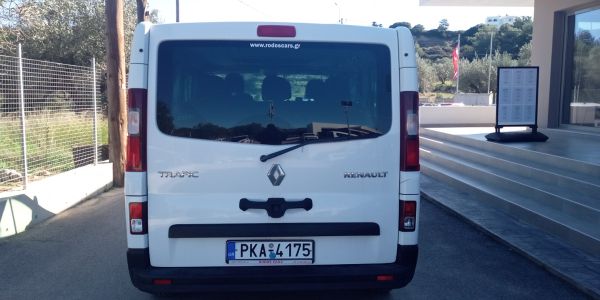 Renault Trafic Minivan 9 seater 1.6 Diesel 